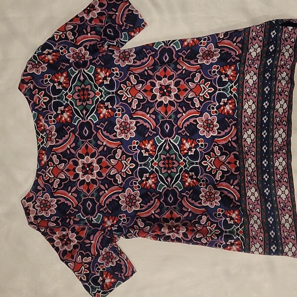 Floral Patterned Women's Top - Picture 3 of 3